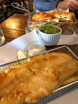 Things to do in Sydney - Manly Beach fish and chips