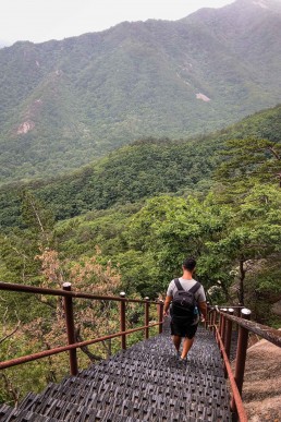 Hiking Ulsanbawi Rock Seoraksan National Park South Korea-8